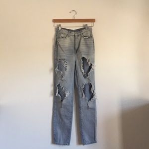 URBAN OUTFITTERS MOM HIGH RISE 26